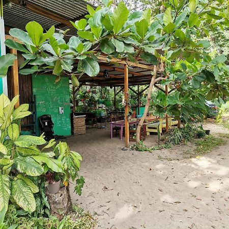 Oasis Hostel Puerto Viejo de Talamanca Ngoại thất bức ảnh