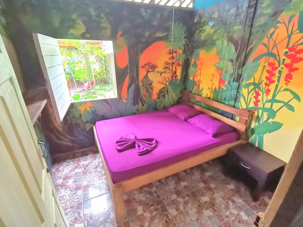 Oasis Hostel Puerto Viejo de Talamanca Ngoại thất bức ảnh