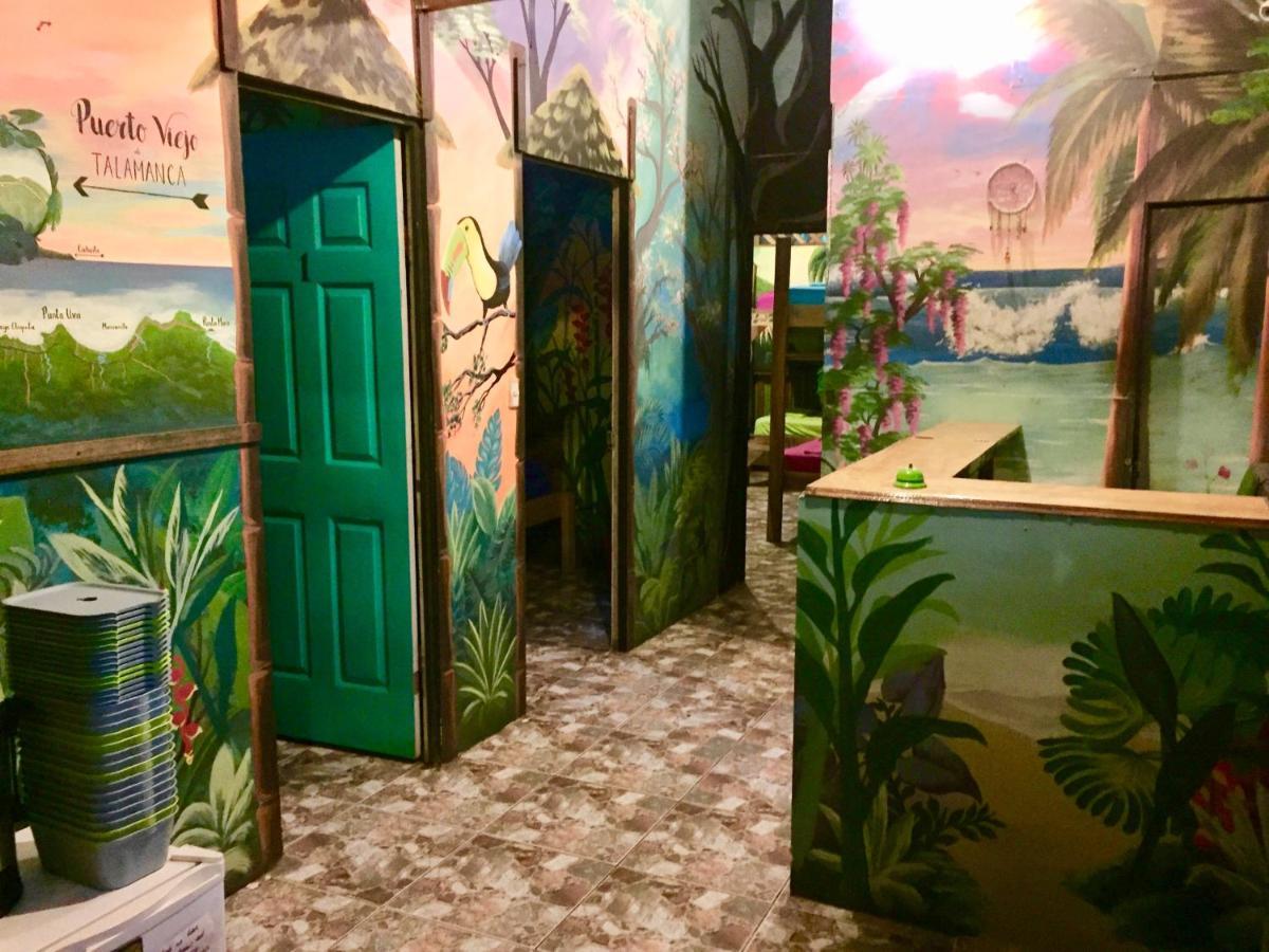 Oasis Hostel Puerto Viejo de Talamanca Ngoại thất bức ảnh
