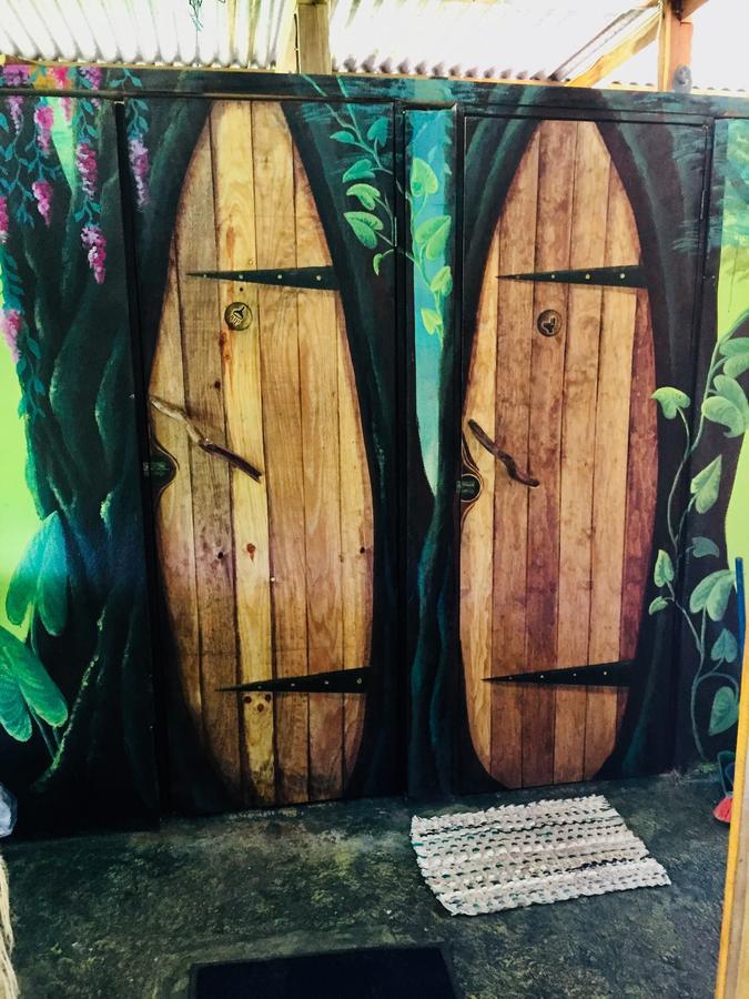 Oasis Hostel Puerto Viejo de Talamanca Ngoại thất bức ảnh