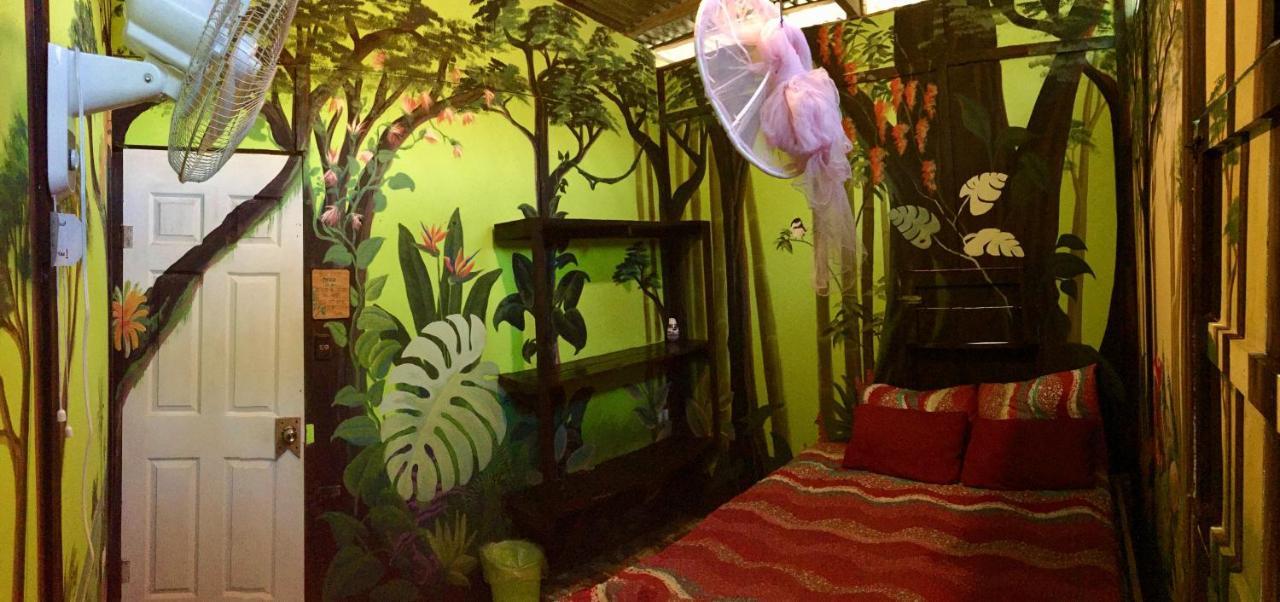 Oasis Hostel Puerto Viejo de Talamanca Ngoại thất bức ảnh