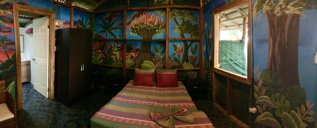 Oasis Hostel Puerto Viejo de Talamanca Ngoại thất bức ảnh